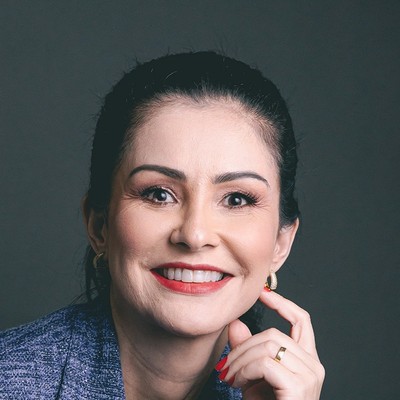 Dra. Viviane Vasconcelos